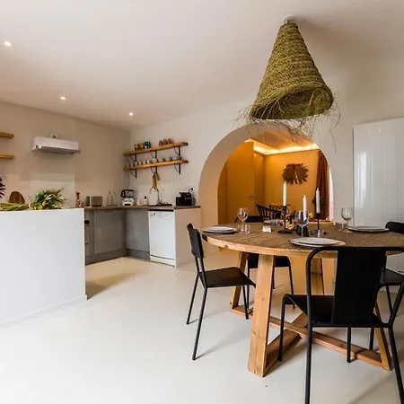 Renovated With Patio And Garage In City Center Biarritz