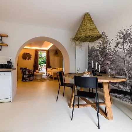 Renovated With Patio And Garage In City Center *