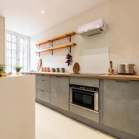 Renovated With Patio And Garage In City Center